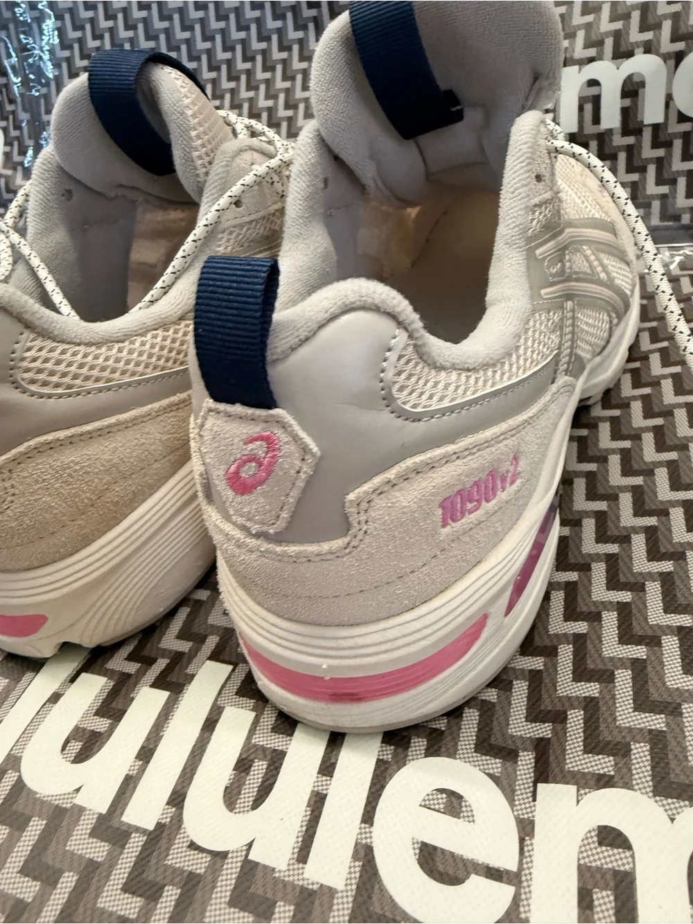 ASICS Wmns Gel 1090 V2 'Oatmeal Pink'